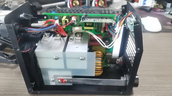 ミニ IGBT DC MMA 溶接機 3.7KVA 入力電源 60V AC220V 120A ポータブル・コンパクト